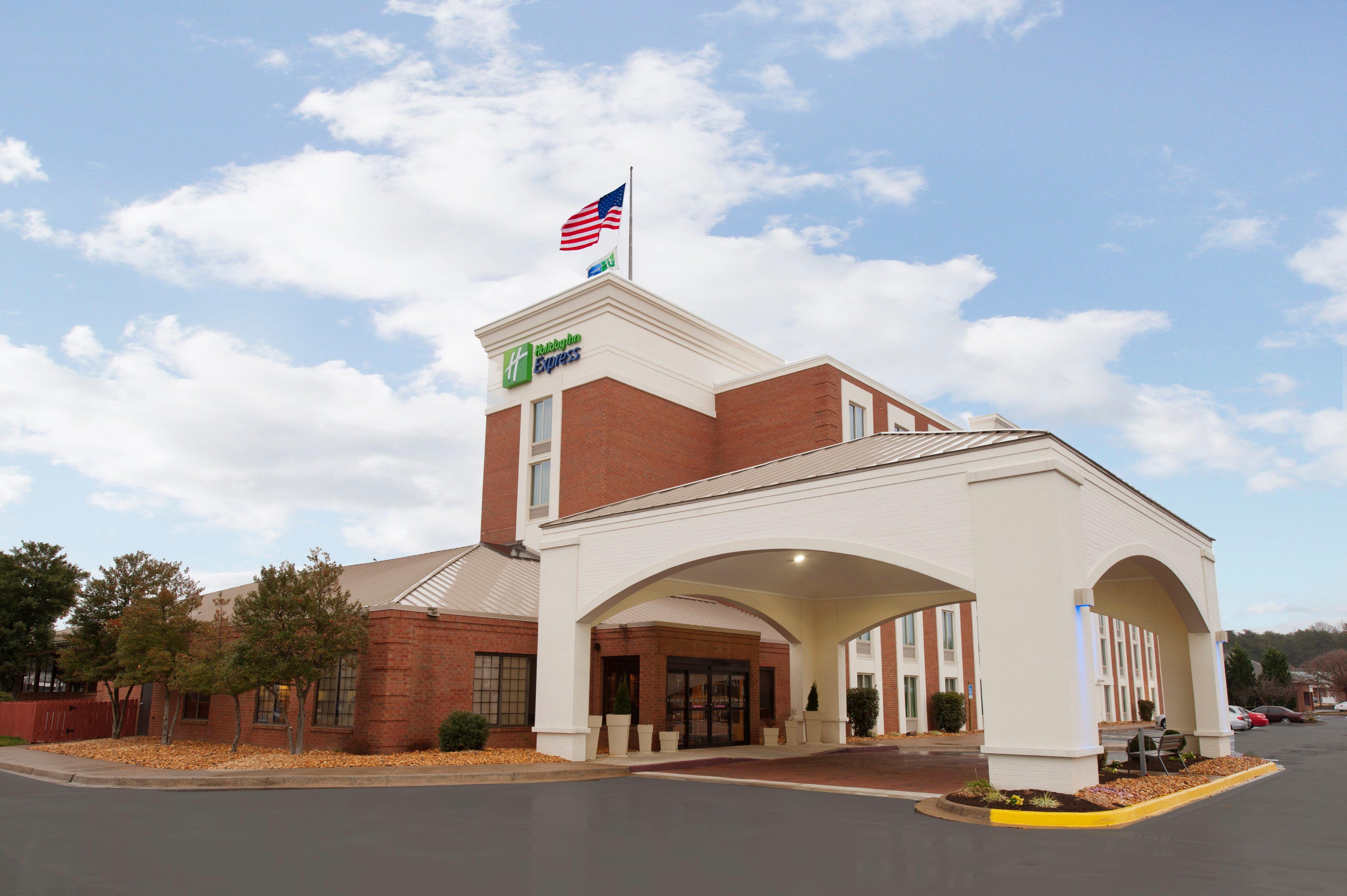 Holiday Inn Express Fredericksburg - Southpoint By Ihg Dış mekan fotoğraf