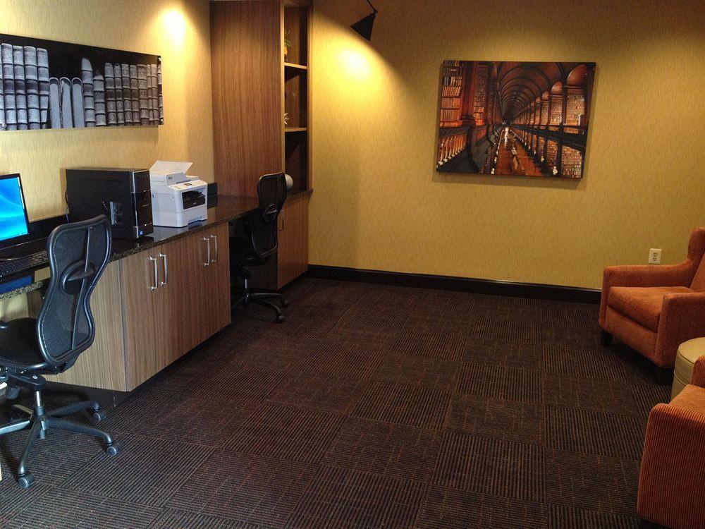 Holiday Inn Express Fredericksburg - Southpoint By Ihg Dış mekan fotoğraf