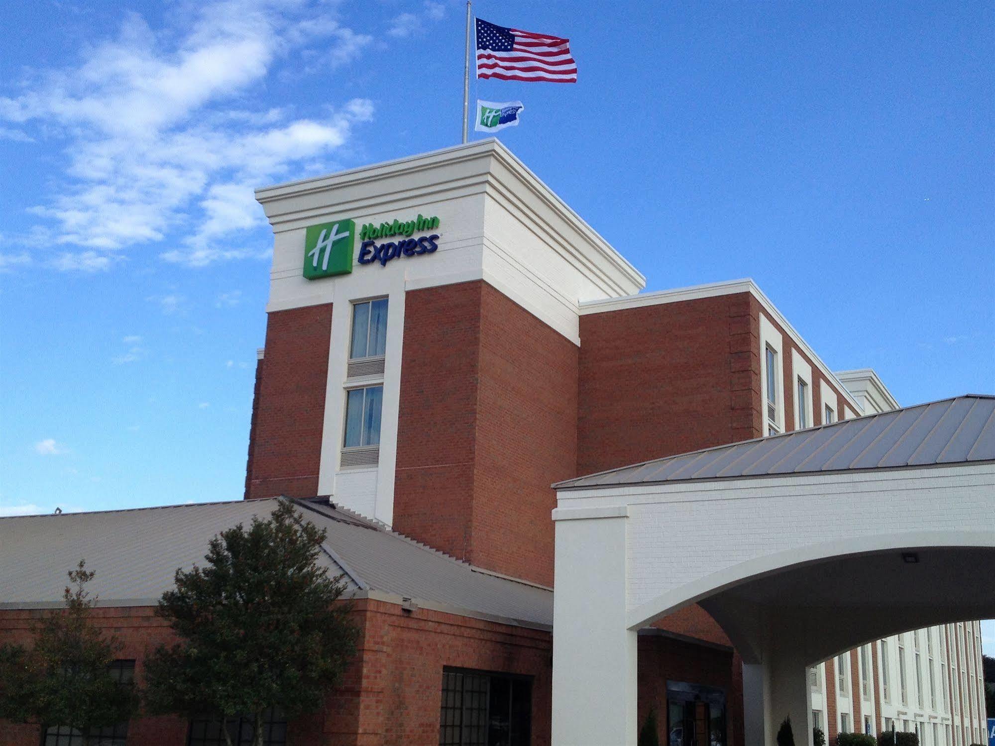 Holiday Inn Express Fredericksburg - Southpoint By Ihg Dış mekan fotoğraf