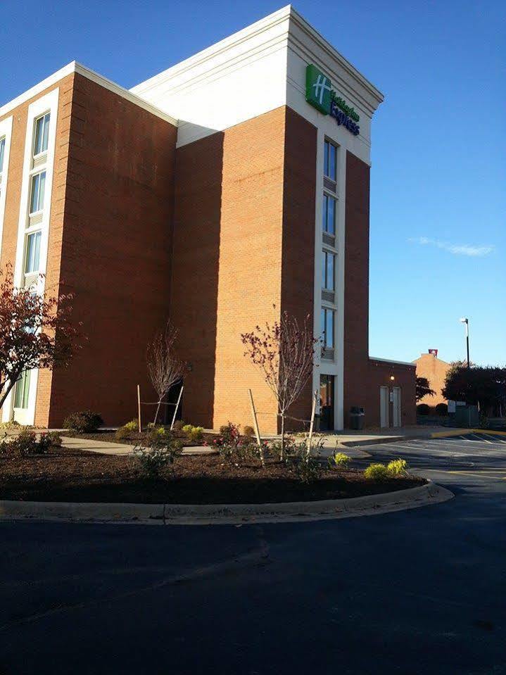 Holiday Inn Express Fredericksburg - Southpoint By Ihg Dış mekan fotoğraf
